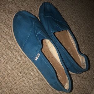 Toms